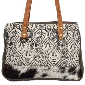 Myra Shoulder Bag * Canvas & Cowhide